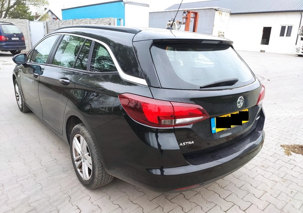 Opel Astra cena 12950 przebieg: 126000, rok produkcji 2017 z Końskie małe 92